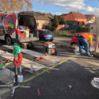 Instalace LED světel do přechodů pro chodce